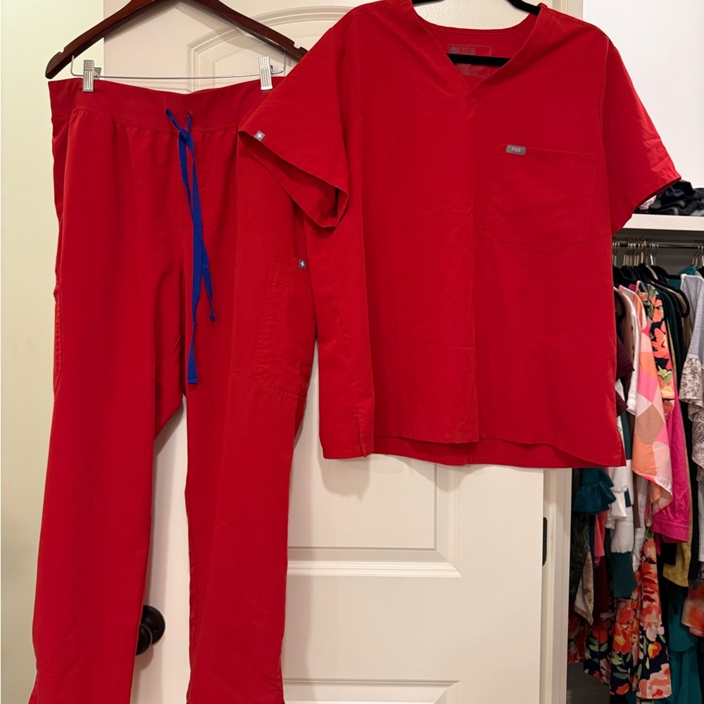Red figs scrubs